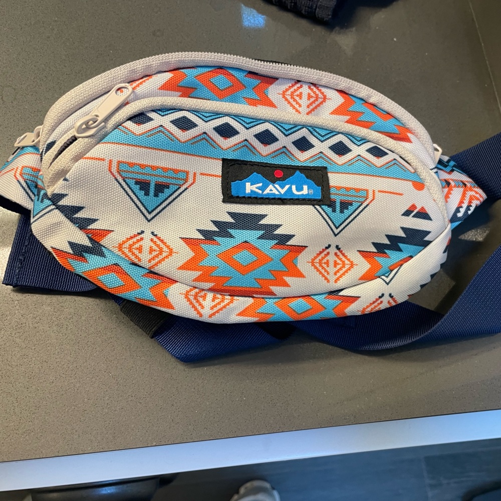 KAVU “spectator” belt bag